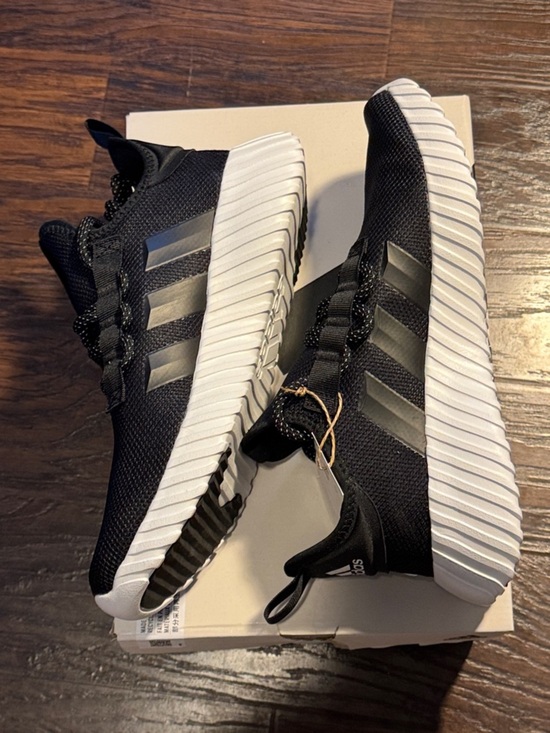 adidas NEW IN BOX Black and White Running Sneakers with Side Logo main image 5